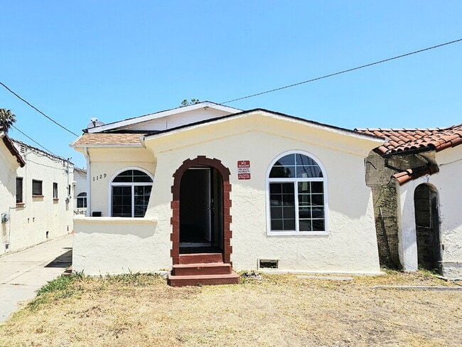 1129 W 109th Pl in Los Angeles, CA - Building Photo - Building Photo