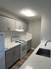 4428 Greenholme Dr in Sacramento, CA - Building Photo - Building Photo