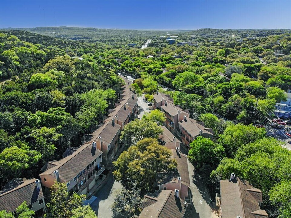 3845 Ranch to Market Rd 2222 in Austin, TX - Building Photo