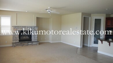 590 Hawkcrest Cir in Sacramento, CA - Building Photo - Building Photo
