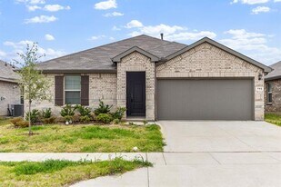 752 Cedarbrook Dr in Fort Worth, TX - Building Photo