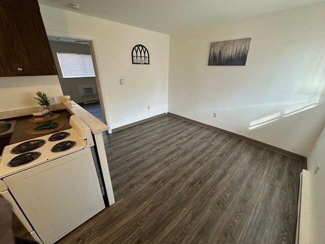 26 Crandall Hill Rd in Montville, CT - Building Photo - Building Photo