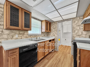 5510 Merlin Dr in San Antonio, TX - Building Photo - Building Photo