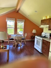 3282 Happy Valley Rd in Sequim, WA - Foto de edificio - Building Photo