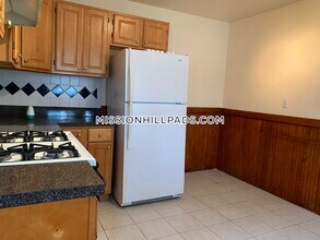 178 Calumet St, Unit 1 in Boston, MA - Foto de edificio - Building Photo