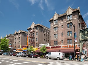 1,3,5 Post Avenue in New York, NY - Foto de edificio - Building Photo