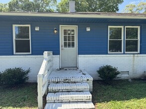 2101 Montclair Ave in Greenville, NC - Building Photo - Building Photo