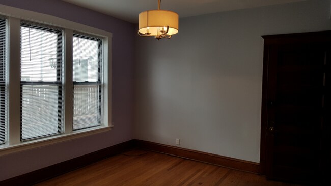 2325 W Iowa St-Unit -2 in Chicago, IL - Building Photo - Building Photo