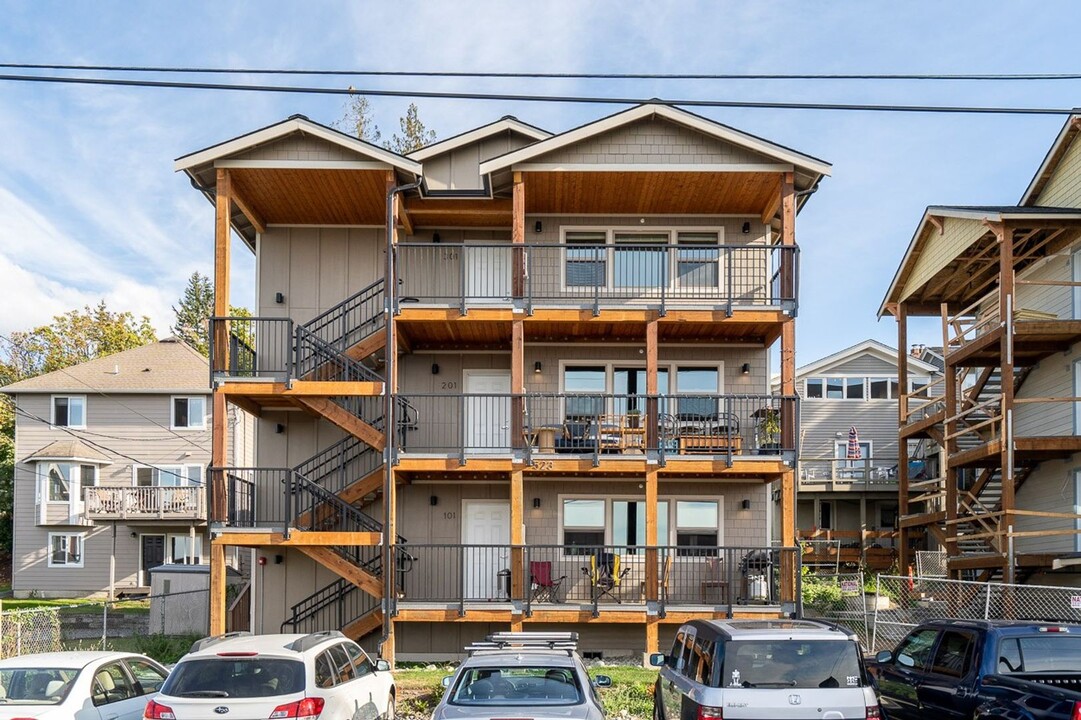 523 N Forest St in Bellingham, WA - Foto de edificio