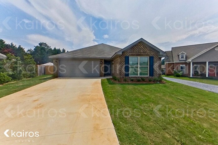 33 Joshua Cir in Elmore, AL - Building Photo