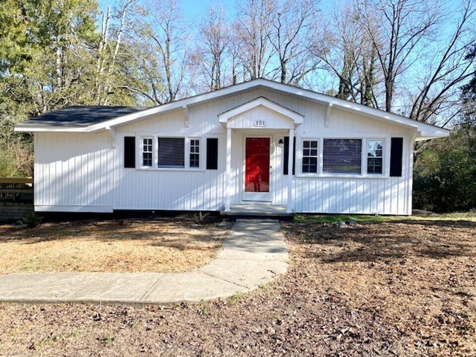 121 Jones Rd in Rocky Mount, NC - Building Photo