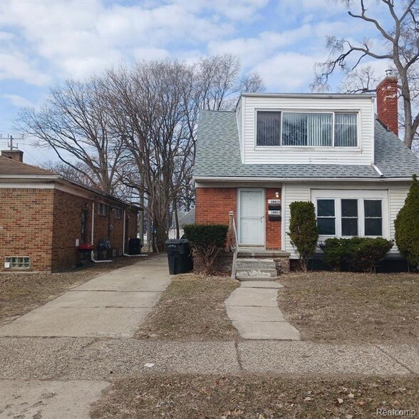 18411 Meyers Rd in Detroit, MI - Building Photo
