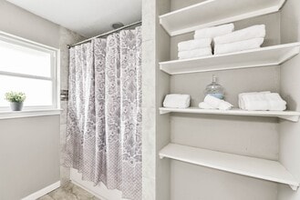 5650 Ludington Dr in Houston, TX - Building Photo - Building Photo