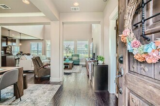 9401 McKnight Lp in Austin, TX - Building Photo - Building Photo