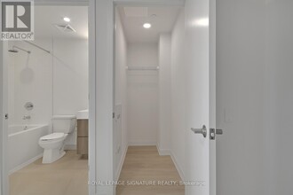 130 River St in Toronto, ON - Building Photo - Building Photo