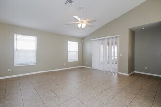 11836 Whisper Creek Dr in Riverview, FL - Building Photo - Building Photo