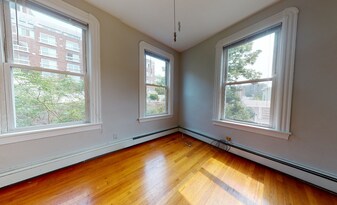 562 Green St, Unit 3 in Cambridge, MA - Building Photo