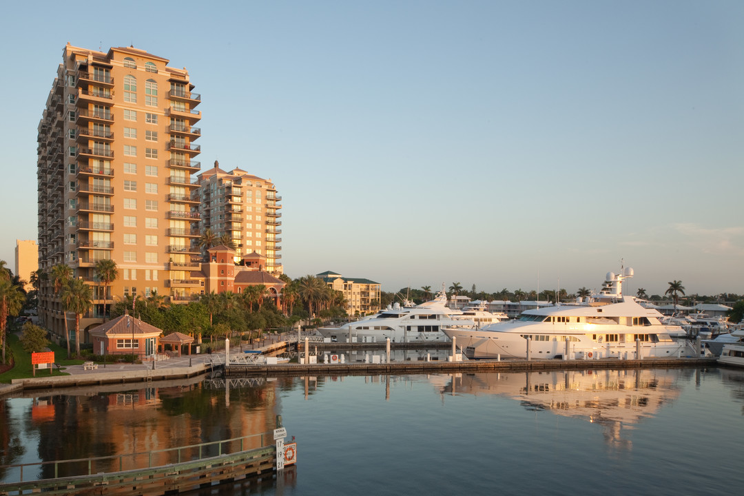 Sunrise Harbor in Fort Lauderdale, FL - Building Photo