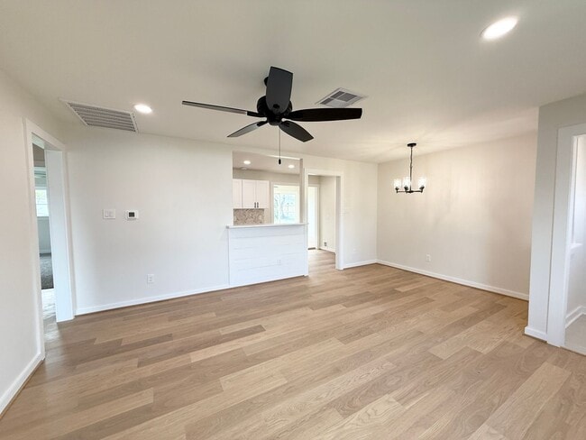 2116 Garvey Dr in Pasadena, TX - Building Photo - Building Photo