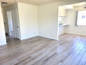 16661 Blanton Ln, Unit B in Huntington Beach, CA - Foto de edificio - Building Photo