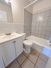 8813 18th Avenue South, Unit 4 in Bloomington, MN - Building Photo - Building Photo