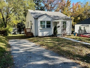 7121 Lamont Dr in St. Louis, MO - Building Photo - Building Photo