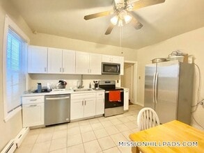 19 Sachem St, Unit 1 in Boston, MA - Building Photo - Building Photo