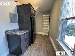 4 Franklin St, Unit 1 in Natick, MA - Foto de edificio - Building Photo