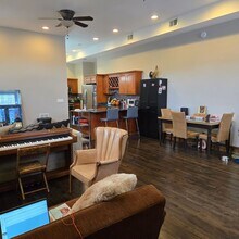 2422 W Fullerton Ave in Chicago, IL - Building Photo - Building Photo