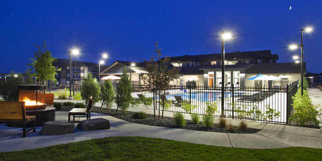 Central Park Villas in Moses Lake, WA - Building Photo - Building Photo