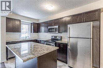 166 Summit Ridge Dr in Guelph, ON - Building Photo - Building Photo