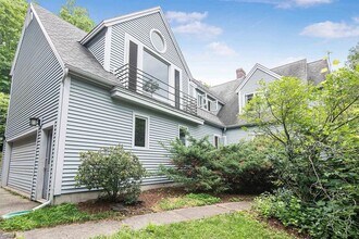 11 Harbor Ridge Rd in South Burlington, VT - Building Photo - Building Photo