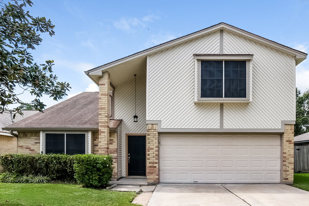 7402 Misty Morning Dr in Humble, TX - Building Photo