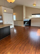 17075 Bowen Cir in Anchorage, AK - Building Photo - Building Photo