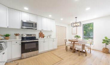 8618 Boxberry Ln in Jacksonville, FL - Building Photo - Building Photo