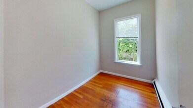 119 George St, Unit 2 in Boston, MA - Foto de edificio - Building Photo