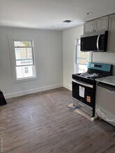 16 Maple Ave in Glen Cove, NY - Building Photo - Building Photo