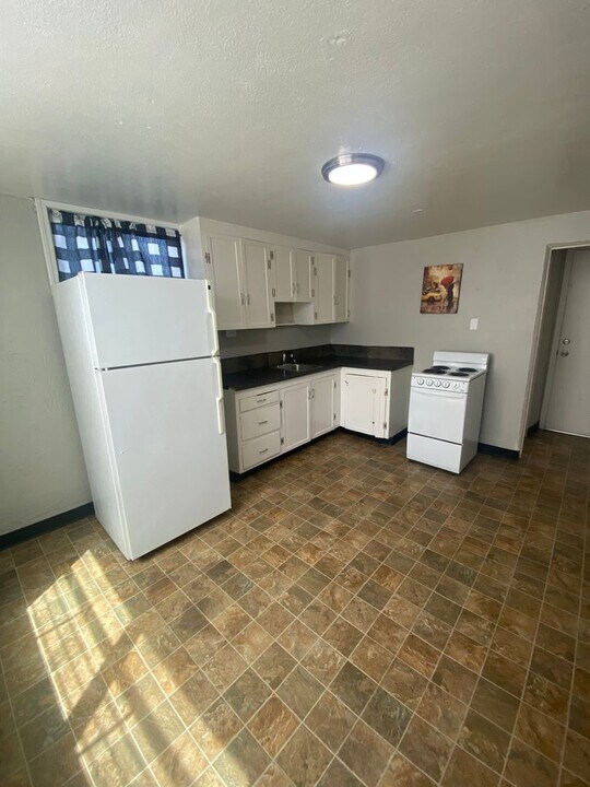 303 Ivy St in Nampa, ID - Building Photo