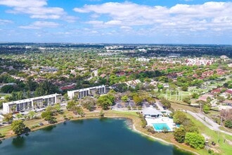 Viewmax Apartments in Lauderhill, FL - Foto de edificio - Building Photo
