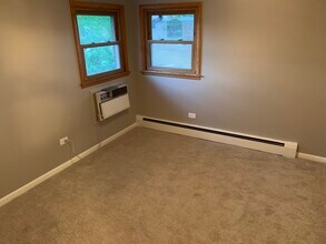 404 S Pine St in Mount Prospect, IL - Building Photo - Building Photo