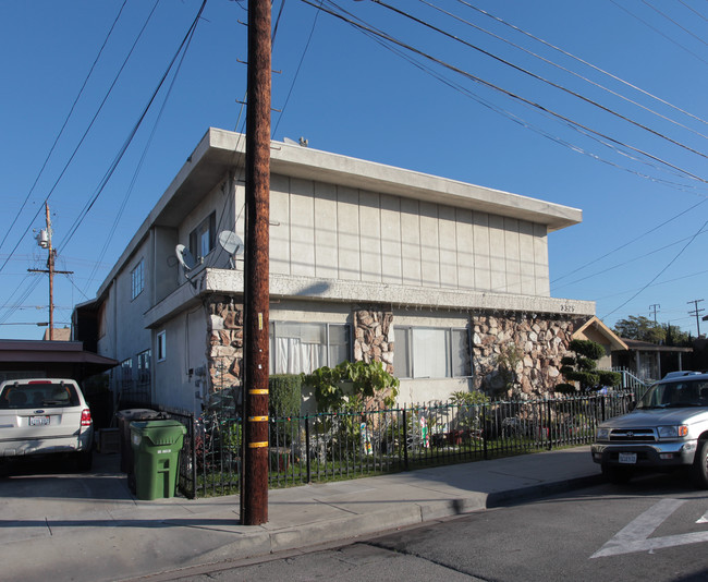 3329 Walnut St in Huntington Park, CA - Foto de edificio - Building Photo