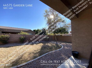 44575 Garden Ln in Maricopa, AZ - Foto de edificio - Building Photo