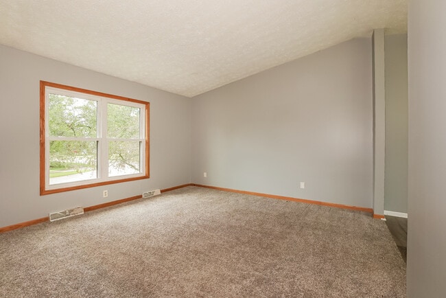 371 Shenandoah Blvd, Unit 0475 in Barberton, OH - Foto de edificio - Building Photo