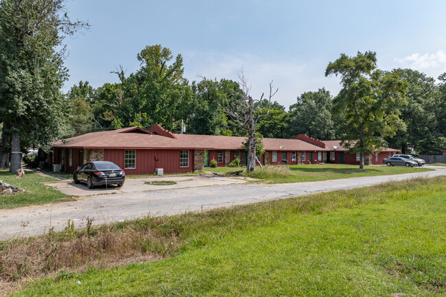 901 E 29th Ave in Pine Bluff, AR - Building Photo - Building Photo