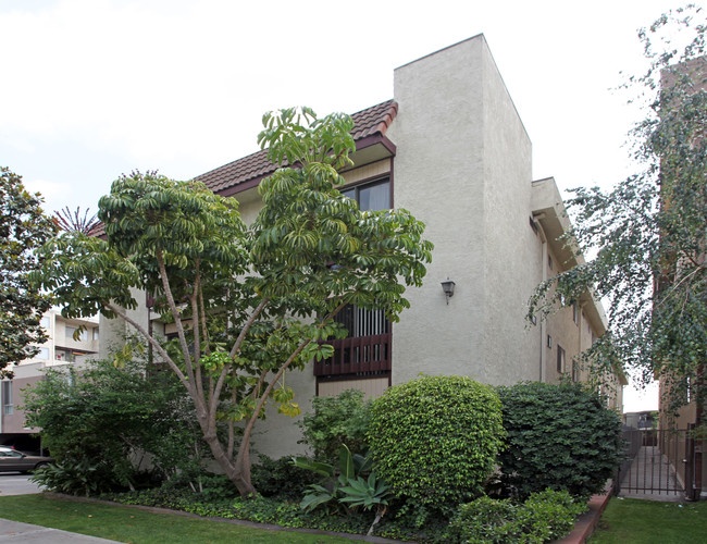 582 W Stocker St in Glendale, CA - Building Photo - Building Photo