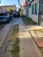 9729 Oak St in Bellflower, CA - Building Photo - Building Photo