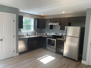 12 Twin Oak Dr in Glenburn, ME - Building Photo - Building Photo