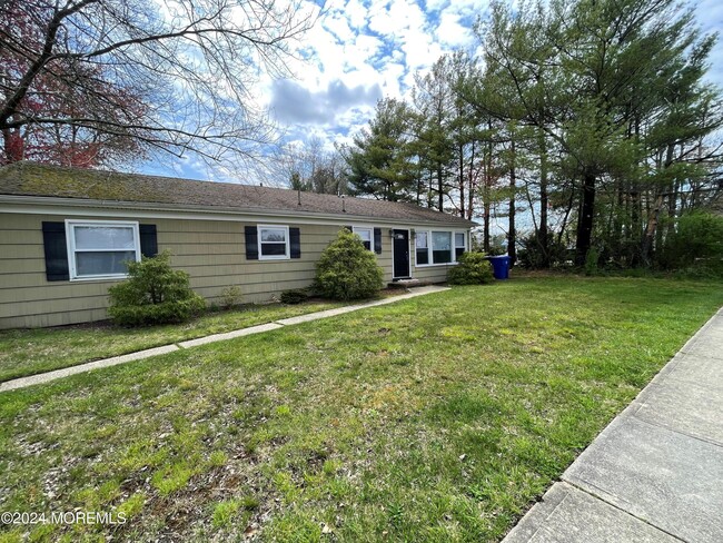 2207 Adams Ave in Toms River, NJ - Building Photo - Building Photo