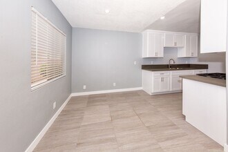 916 N Inglewood Ave in Inglewood, CA - Building Photo - Building Photo