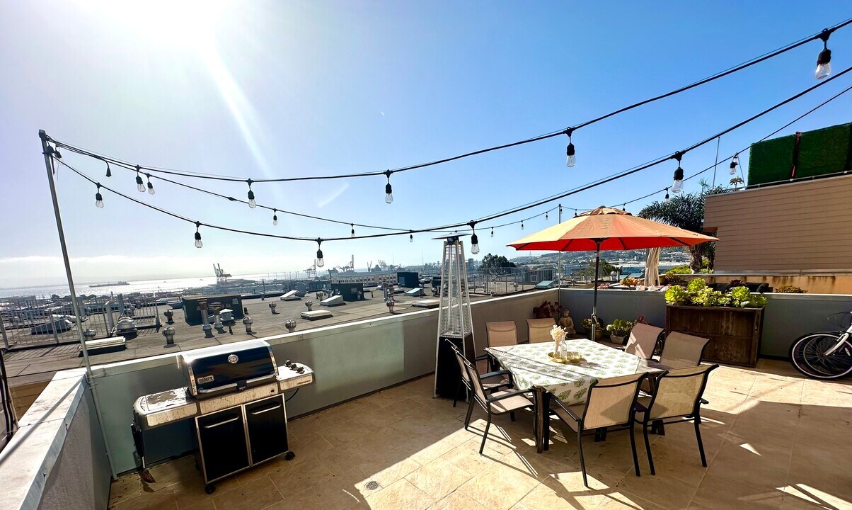 1053 Mississippi St in San Francisco, CA - Building Photo